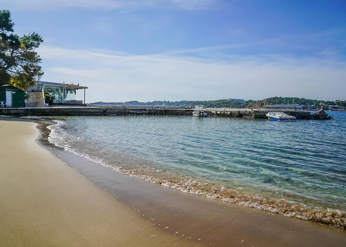 Seaside Nestie By Blupine
